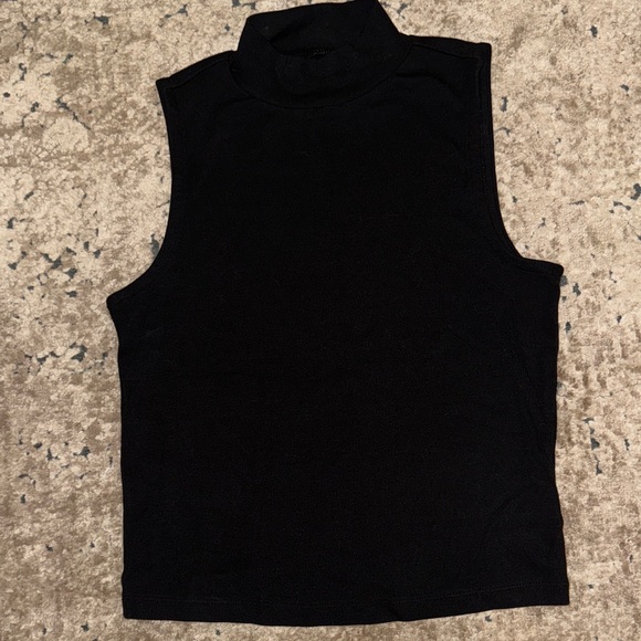 GAP Black Sleeveless Tank Top - Picture 1 of 6